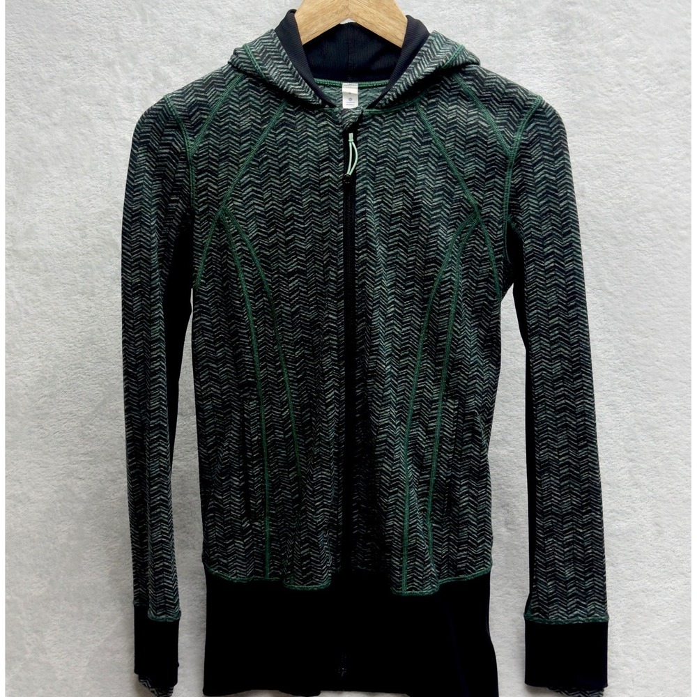 Lululemon Daily Practice Jacket‎ Spacebone Sea Mist Green and Black Size 6
